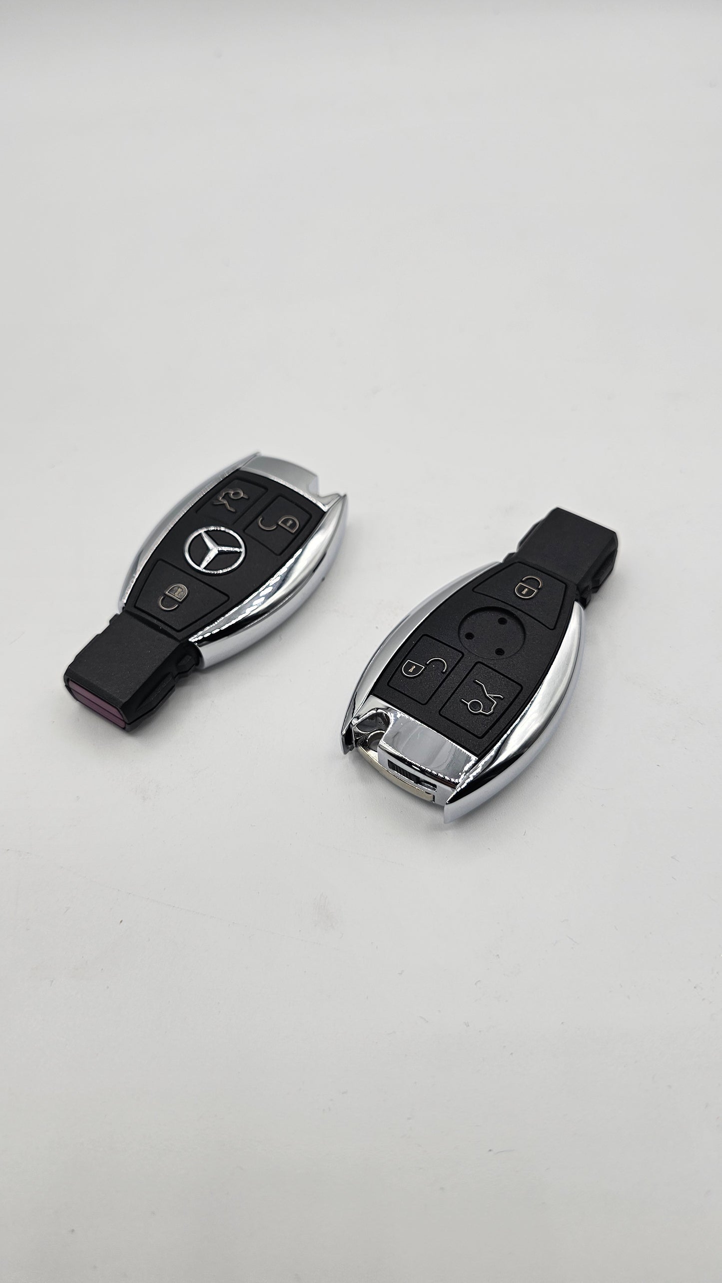 Cles . Mercedes . An