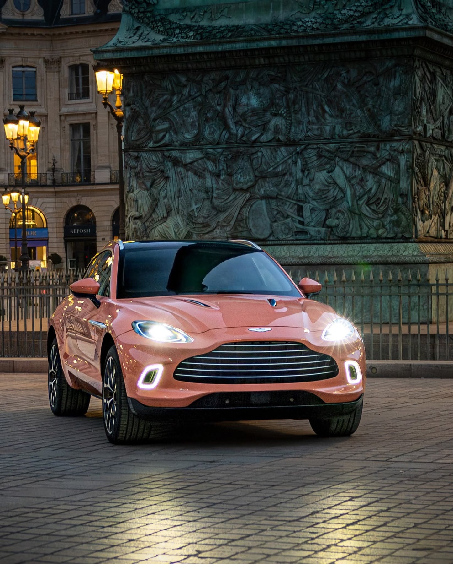 TOPSEE . WARP . GLOSSY