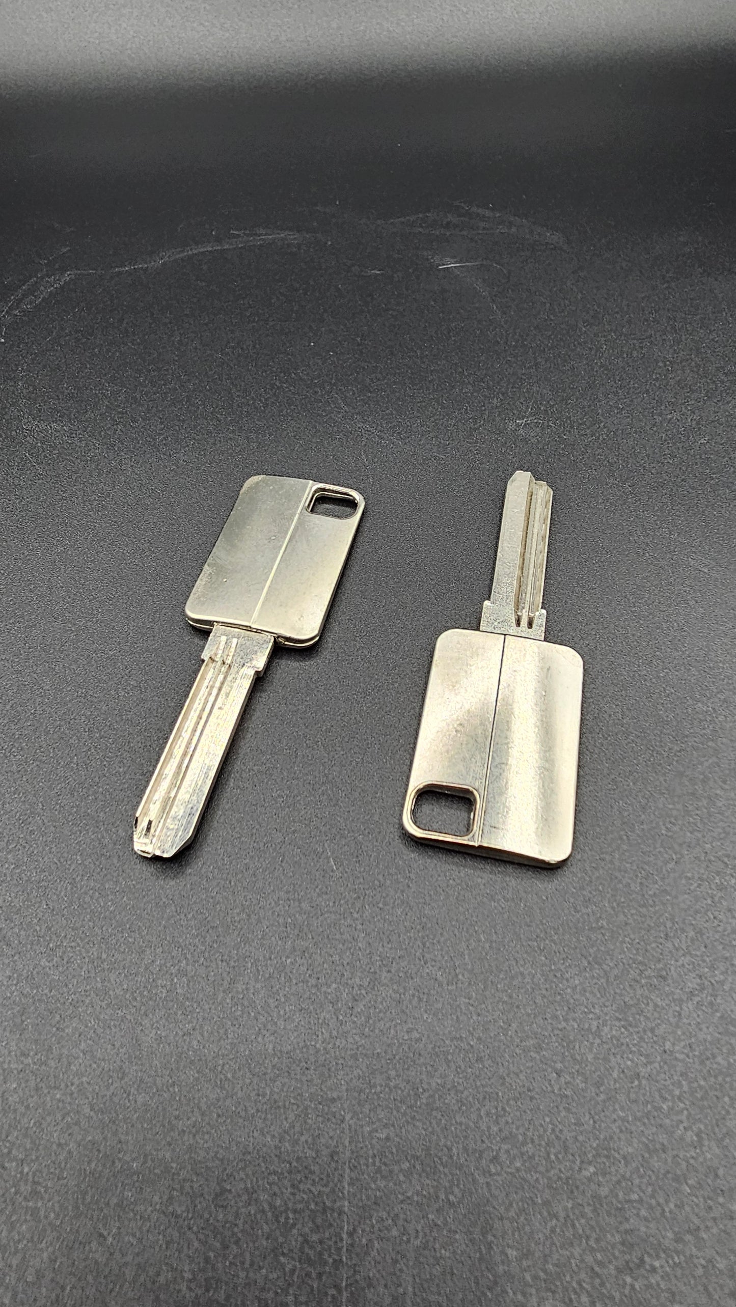 KAE 10 D . ARG. CLES