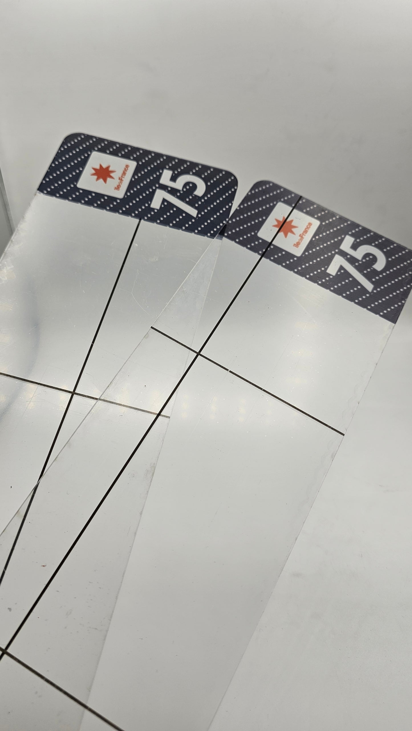 Plexy . Bond . Blue . Noir . ALM